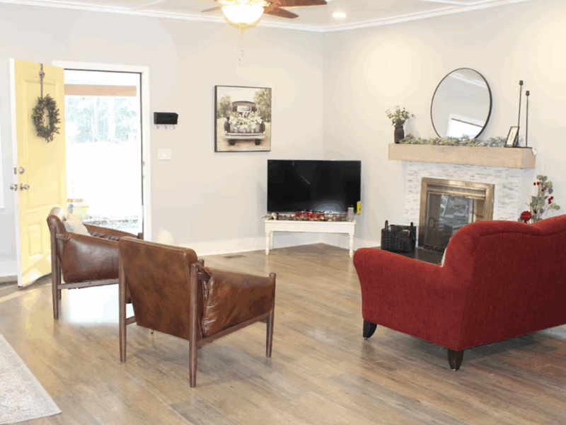 Quiet Farmhouse Near Trillith Studios, Piedmont Hospital and U.S. Soccer Training Center