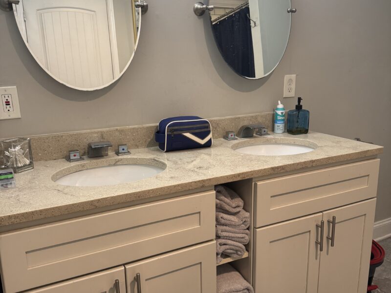 3 bedroom home 3 miles from the Benz Stadium