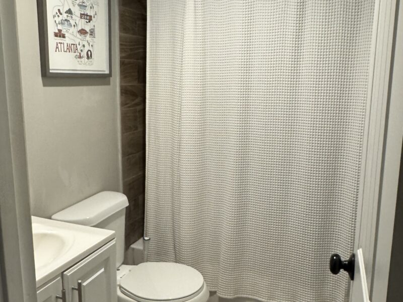 3 bedroom home 3 miles from the Benz Stadium