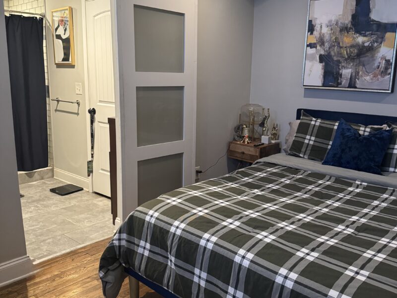 3 bedroom home 3 miles from the Benz Stadium