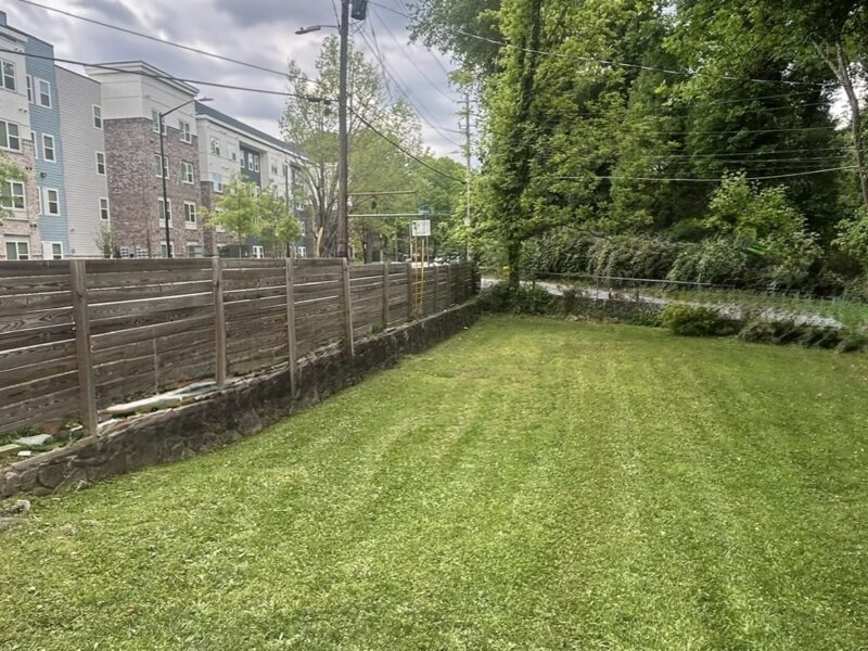 3 bedroom home 3 miles from the Benz Stadium