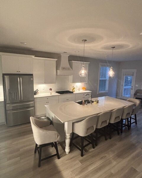 New, Clean and Modern 5 bedroom 4.5 bath Plus Pool