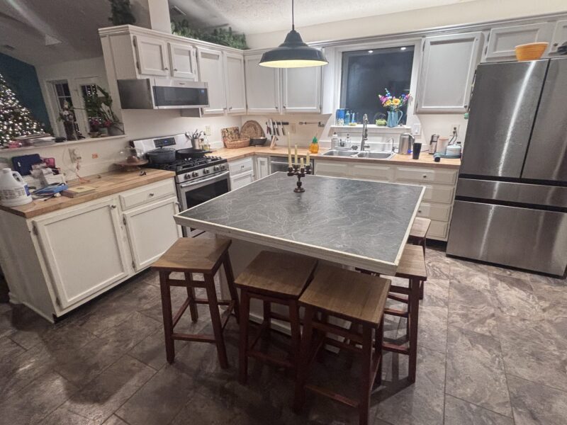 Nice and quiet 4 bedroom and 3 bathroom house on acres of land. 10 min from US soccer. 20 min from airport. 30 min from Mercedes Benz Stadium