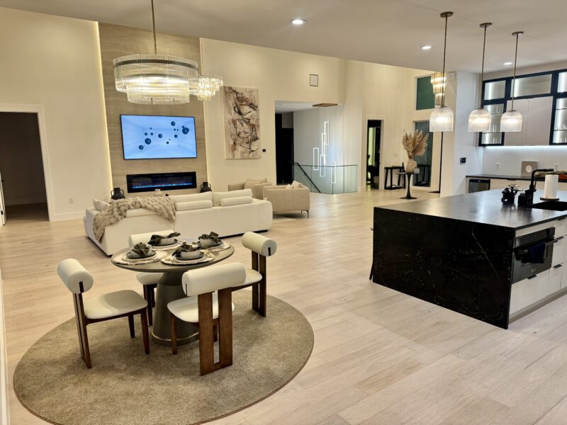 FIFA Housing & Modern Estate for Teams and Staff | Heated Pool + Theater & Gym | Sleeps 21 | Tailored Setup