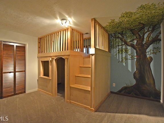 World Cup Retreat on Lake Peachtree | Golf Cart Paths | Near US Soccer HQ