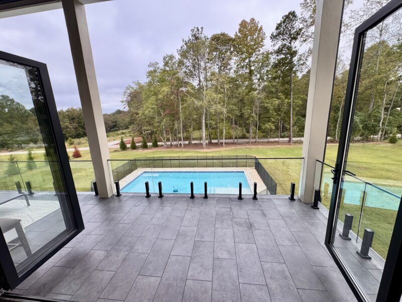 FIFA Housing & Modern Estate for Teams and Staff | Heated Pool + Theater & Gym | Sleeps 21 | Tailored Setup