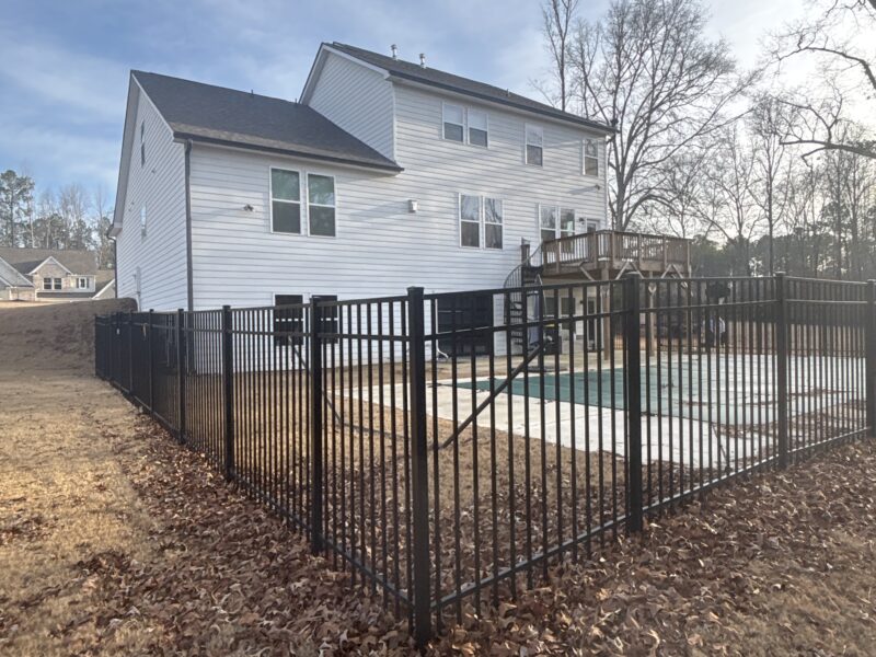 New, Clean and Modern 5 bedroom 4.5 bath Plus Pool