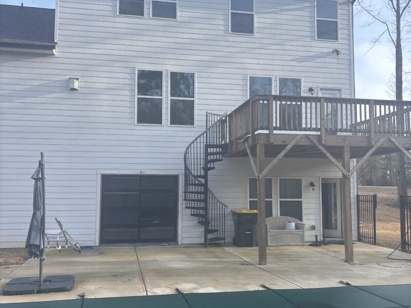 New, Clean and Modern 5 bedroom 4.5 bath Plus Pool