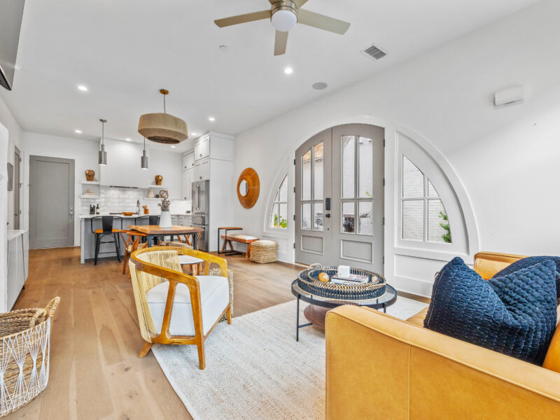 Luxury Townhome in Trilith -Steps from US Soccer Training Center, 1 Block to Pool & Restaurants & Private Oversized Courtyard!!!