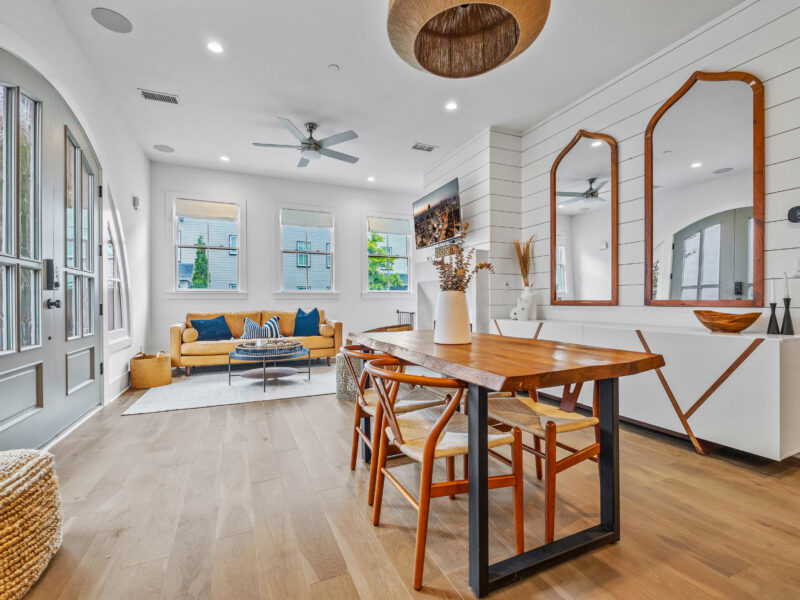 Luxury Townhome in Trilith -Steps from US Soccer Training Center, 1 Block to Pool & Restaurants & Private Oversized Courtyard!!!