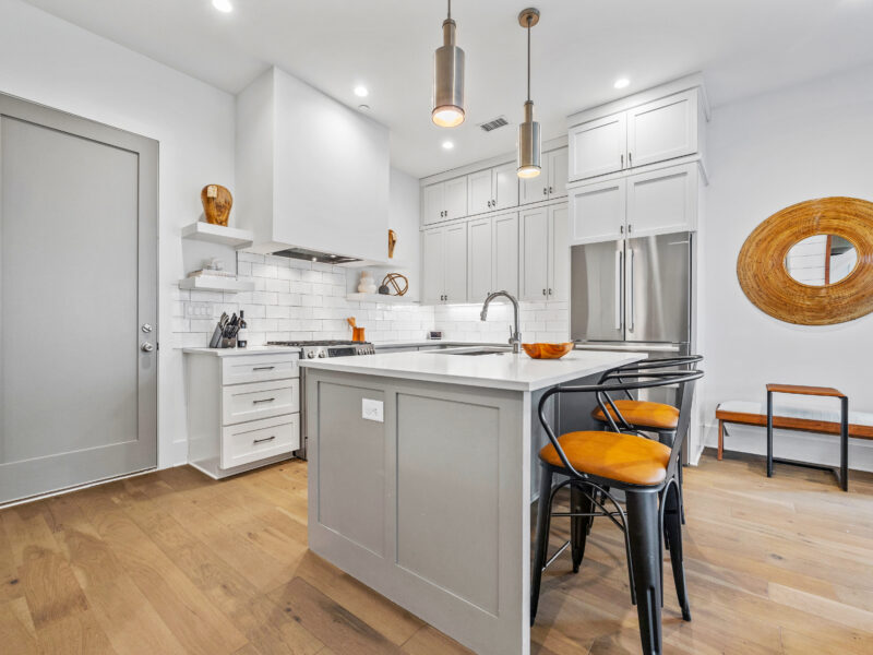 Luxury Townhome in Trilith -Steps from US Soccer Training Center, 1 Block to Pool & Restaurants & Private Oversized Courtyard!!!