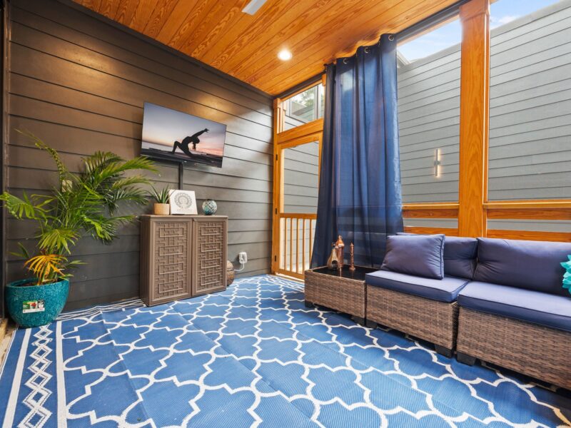 4BR 4BA ATL Home Hot Tub Game Room -5 Miles to Mercedes Benz World Cup Stadium