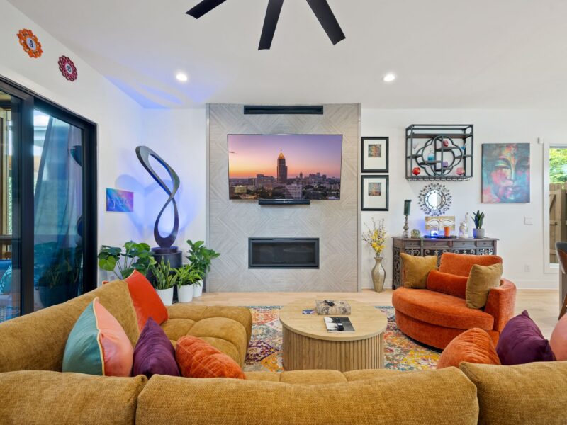 4BR 4BA ATL Home Hot Tub Game Room -5 Miles to Mercedes Benz World Cup Stadium