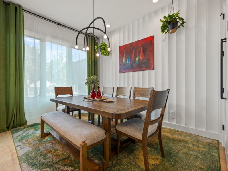 4BR 4BA ATL Home Hot Tub Game Room -5 Miles to Mercedes Benz World Cup Stadium