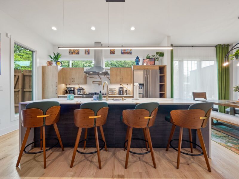 4BR 4BA ATL Home Hot Tub Game Room -5 Miles to Mercedes Benz World Cup Stadium