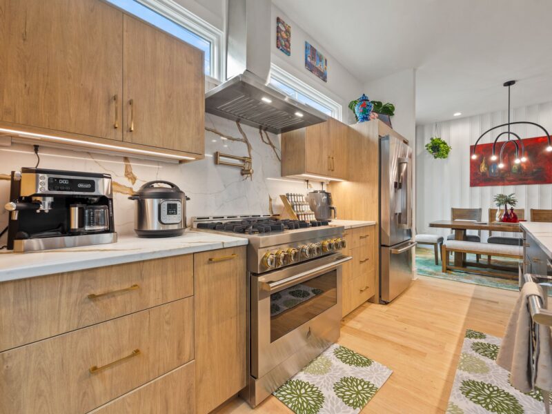 4BR 4BA ATL Home Hot Tub Game Room -5 Miles to Mercedes Benz World Cup Stadium