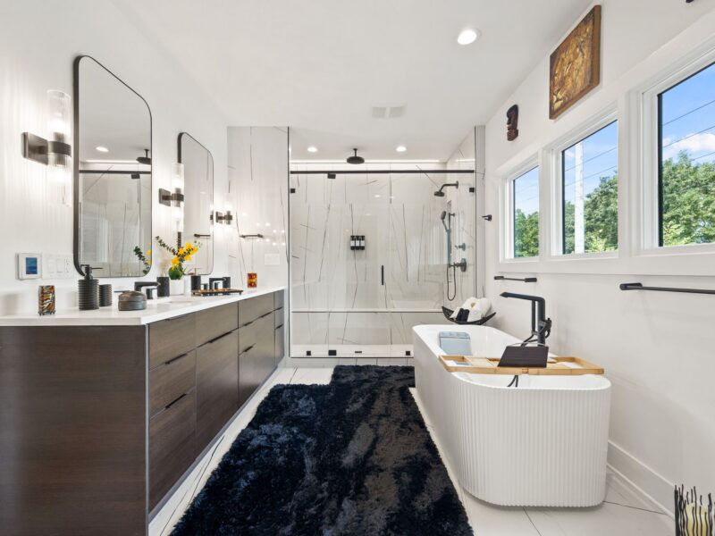 4BR 4BA ATL Home Hot Tub Game Room -5 Miles to Mercedes Benz World Cup Stadium