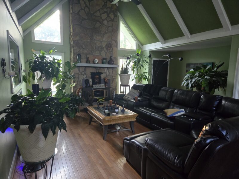 Private Estate/Duplex Residence 4 mins to soccer field.