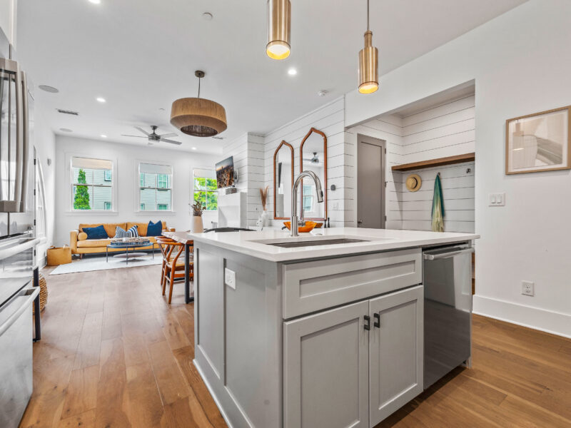 Luxury Townhome in Trilith -Steps from US Soccer Training Center, 1 Block to Pool & Restaurants & Private Oversized Courtyard!!!