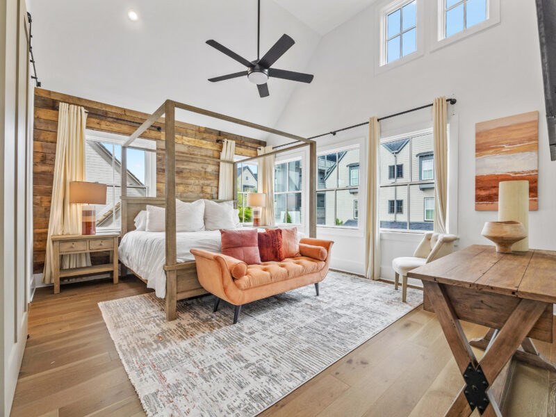 Luxury Townhome in Trilith -Steps from US Soccer Training Center, 1 Block to Pool & Restaurants & Private Oversized Courtyard!!!