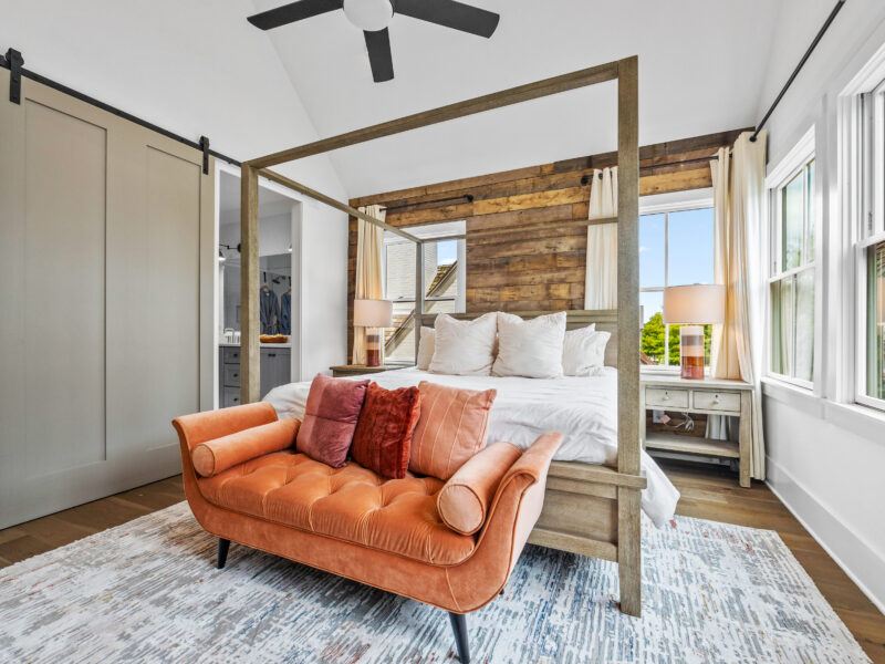 Luxury Townhome in Trilith -Steps from US Soccer Training Center, 1 Block to Pool & Restaurants & Private Oversized Courtyard!!!