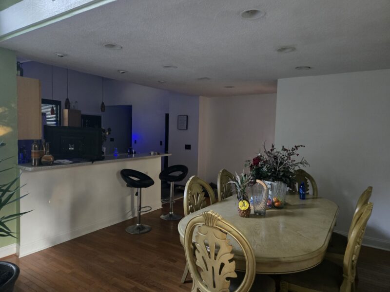 Private Estate/Duplex Residence 4 mins to soccer field.