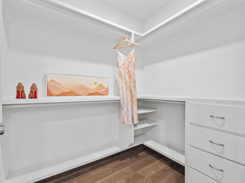 Luxury Townhome in Trilith -Steps from US Soccer Training Center, 1 Block to Pool & Restaurants & Private Oversized Courtyard!!!