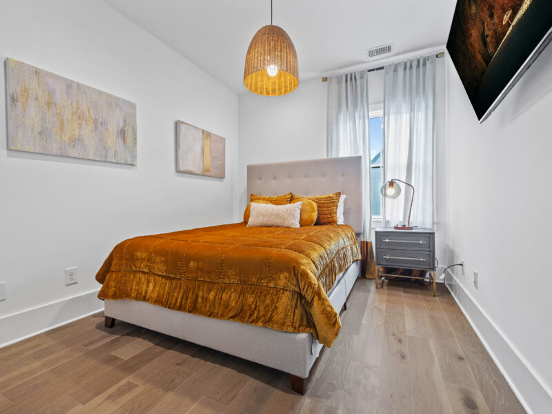 Luxury Townhome in Trilith -Steps from US Soccer Training Center, 1 Block to Pool & Restaurants & Private Oversized Courtyard!!!