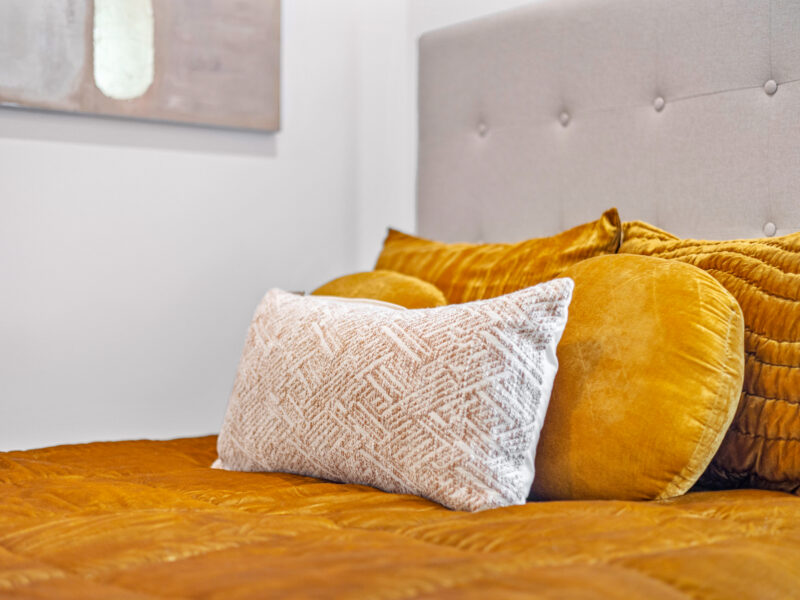 Luxury Townhome in Trilith -Steps from US Soccer Training Center, 1 Block to Pool & Restaurants & Private Oversized Courtyard!!!