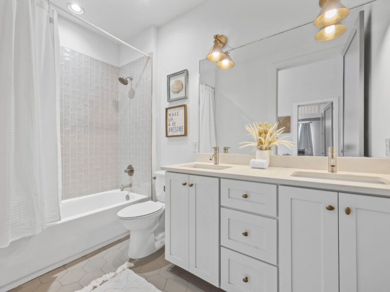 Luxury Townhome in Trilith -Steps from US Soccer Training Center, 1 Block to Pool & Restaurants & Private Oversized Courtyard!!!