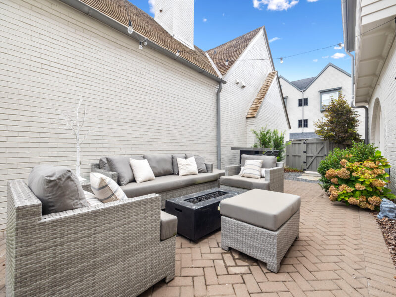 Luxury Townhome in Trilith -Steps from US Soccer Training Center, 1 Block to Pool & Restaurants & Private Oversized Courtyard!!!