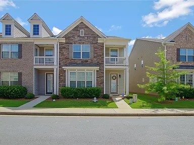 Beautiful 3 Bedroom 2.5 Bath Townhome