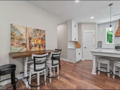 Peaceful gated 2 bedroom unit, with private pond access