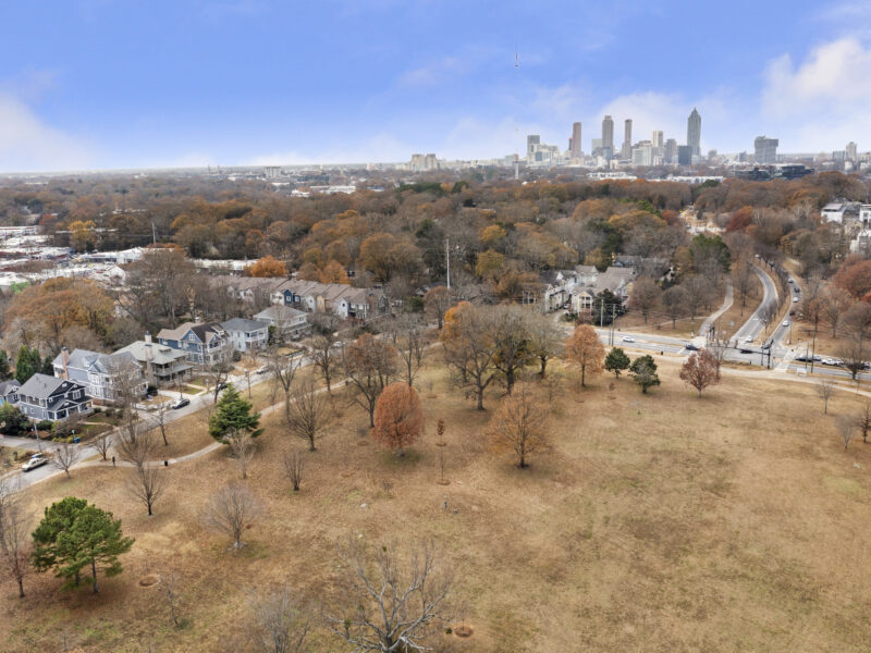 Candler Park Compound - 3 Distinct Spaces - 5 Bedrooms - 4 full baths / 2 - 1/2 baths - 30 - 45 Day Rental