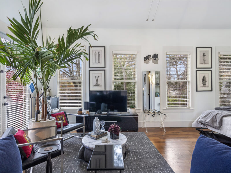 Candler Park Compound - 3 Distinct Spaces - 5 Bedrooms - 4 full baths / 2 - 1/2 baths - 30 - 45 Day Rental