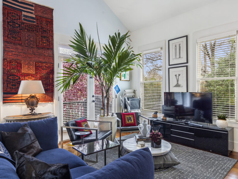 Candler Park Compound - 3 Distinct Spaces - 5 Bedrooms - 4 full baths / 2 - 1/2 baths - 30 - 45 Day Rental