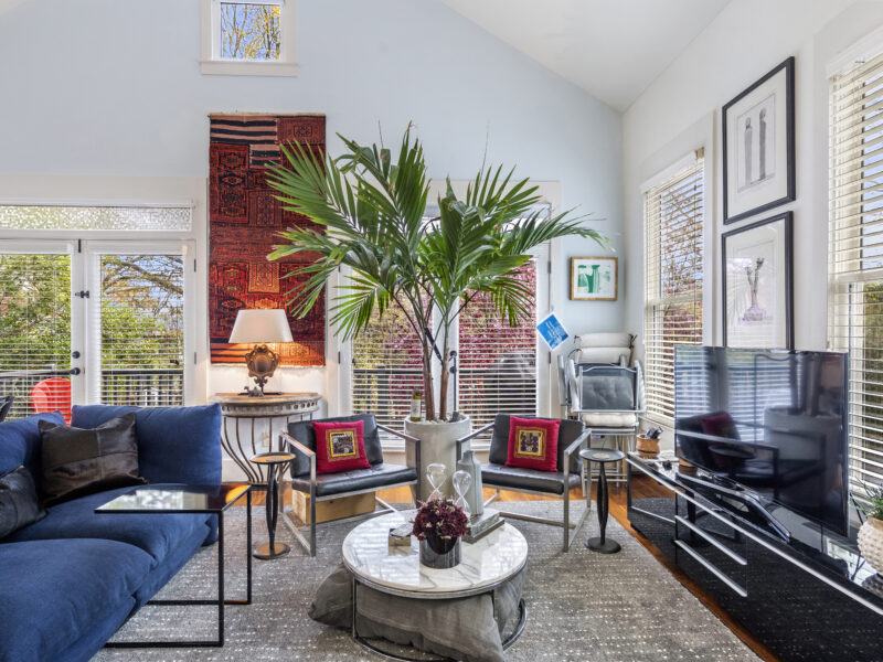 Candler Park Compound - 3 Distinct Spaces - 5 Bedrooms - 4 full baths / 2 - 1/2 baths - 30 - 45 Day Rental