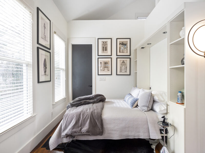 Candler Park Compound - 3 Distinct Spaces - 5 Bedrooms - 4 full baths / 2 - 1/2 baths - 30 - 45 Day Rental