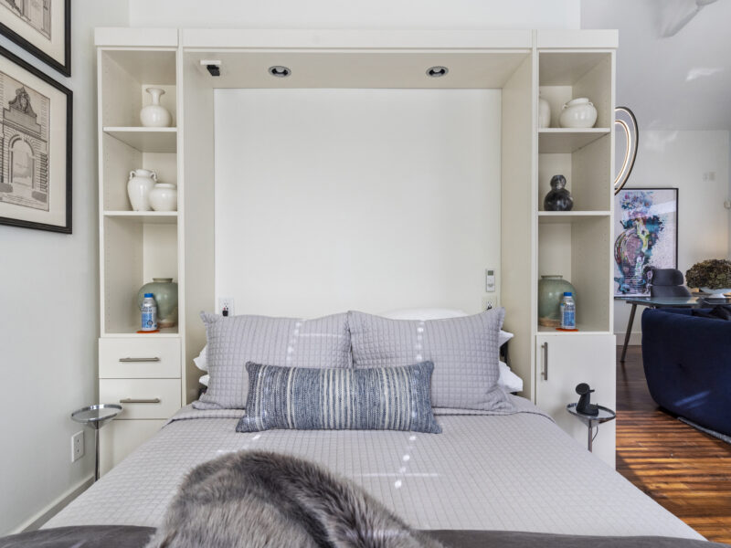 Candler Park Compound - 3 Distinct Spaces - 5 Bedrooms - 4 full baths / 2 - 1/2 baths - 30 - 45 Day Rental