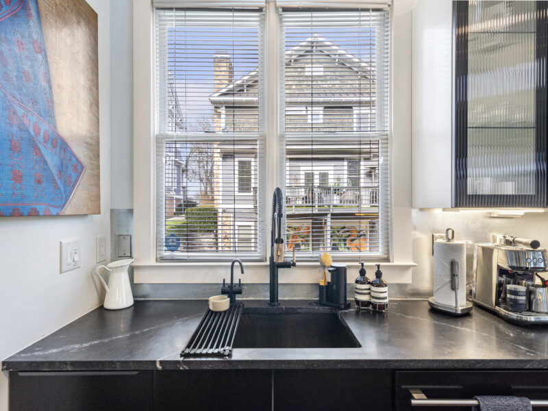 Candler Park Compound - 3 Distinct Spaces - 5 Bedrooms - 4 full baths / 2 - 1/2 baths - 30 - 45 Day Rental