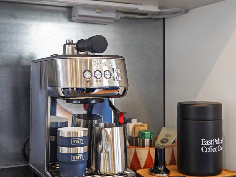 Candler Park Compound - 3 Distinct Spaces - 5 Bedrooms - 4 full baths / 2 - 1/2 baths - 30 - 45 Day Rental