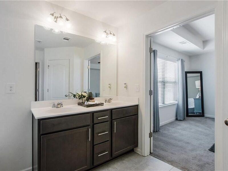 Beautiful 3 Bedroom 2.5 Bath Townhome