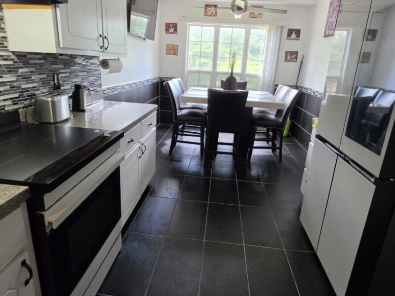Luxury 4BR Oasis with a dedicated office ( Sleeps up to 10 ppl)
