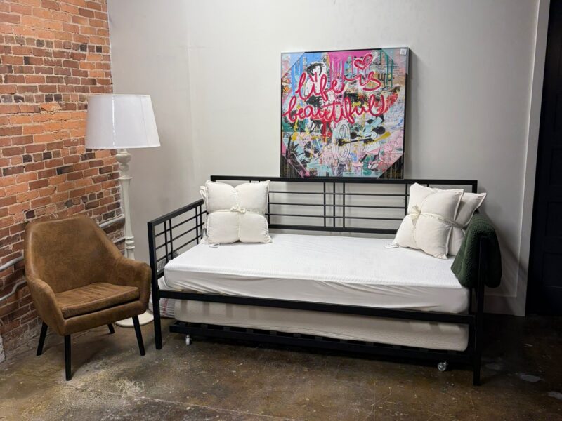 World Cup Executive or Family Modern 2 bed / 2 bath Ground Floor Loft. Sleeps 6. 3.2 miles to Mercedes Benz Stadium. Centrally located, very walkable neighborhood.