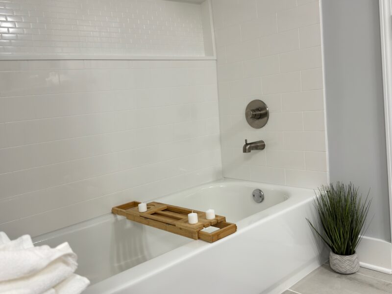 Modern townhouse near Stone Mountain. Sleeps 10.