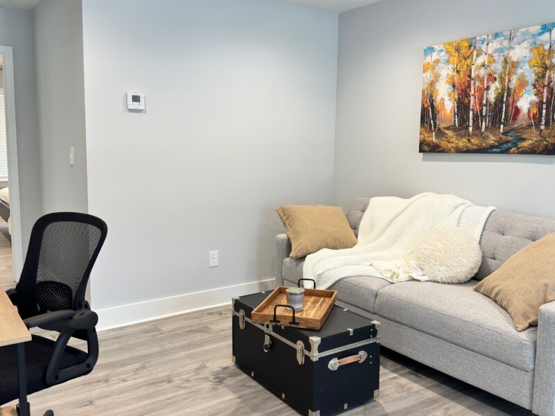 Modern townhouse near Stone Mountain. Sleeps 10.