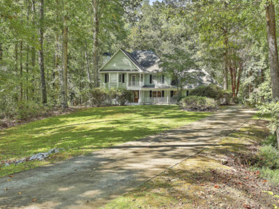 Cozy 2 story, 4 bed, 3 bath home on 6 acres! 10 minutes from Trilith and the National Training Center