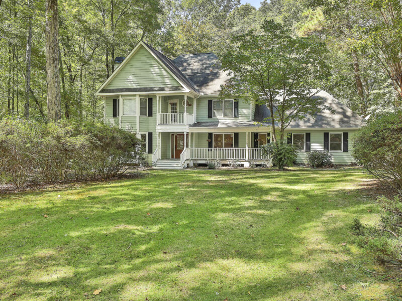 Cozy 2 story, 4 bed, 3 bath home on 6 acres! 10 minutes from Trilith and the National Training Center