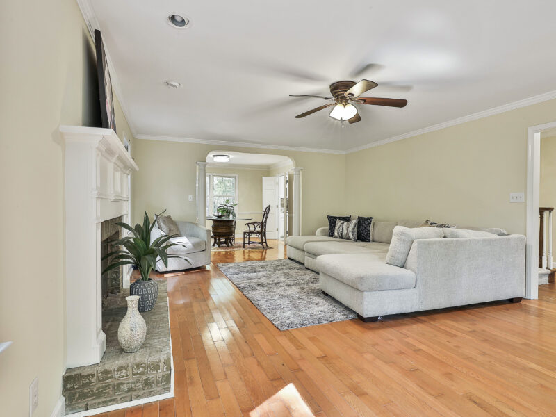 Cozy 2 story, 4 bed, 3 bath home on 6 acres! 10 minutes from Trilith and the National Training Center