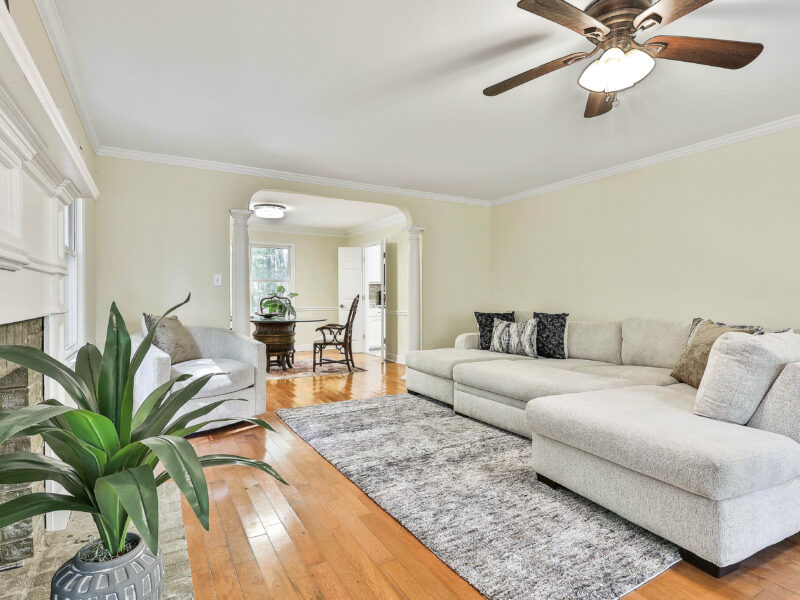 Cozy 2 story, 4 bed, 3 bath home on 6 acres! 10 minutes from Trilith and the National Training Center